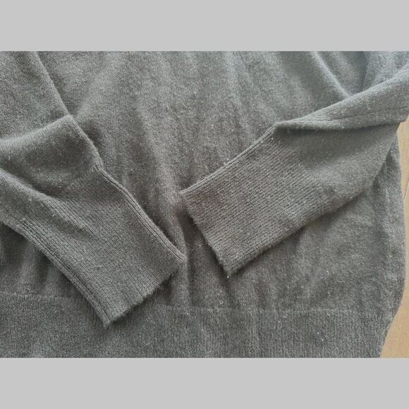 Apt. 9  Women's Small 100% Cashmere Black Turtleneck Sweater Minimalist Capsule - Picture 4 of 5